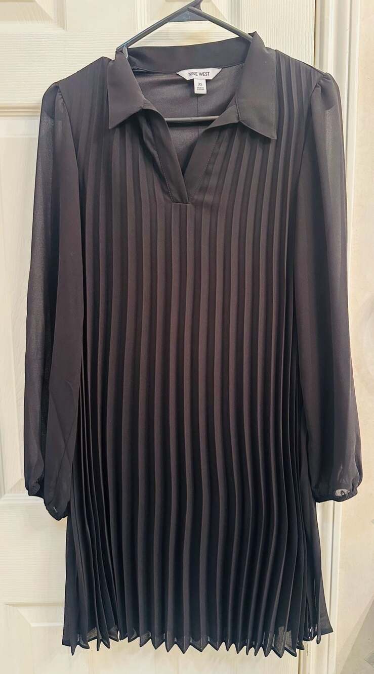 Nine West Black Long Sleeve Georgette Pleated Shift Dress XS